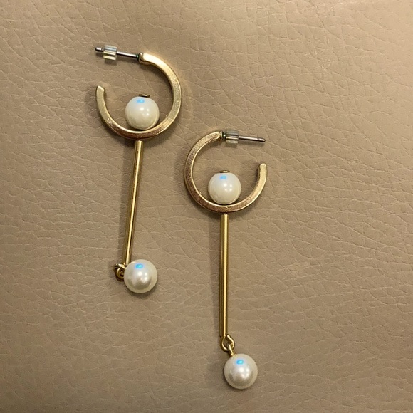 Zara Jewelry - ZARA gold pearl earrings